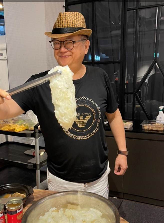 梁幼祥水发鱼肚(花胶) 再与汤同炖口感醇厚。（全酉提供）