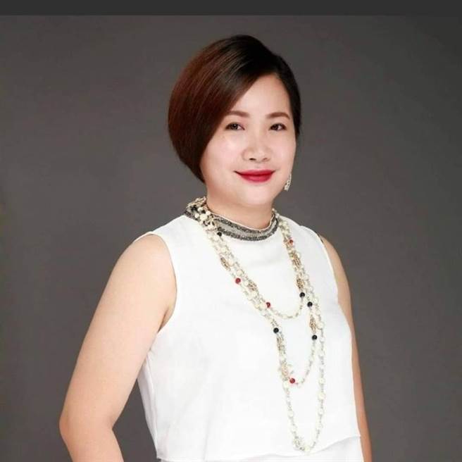 宠爱女人精品公司创办人陈匯敏，跨领域打造二手精品交易平台，目前拥有25万粉丝群。（图／业者提供）
