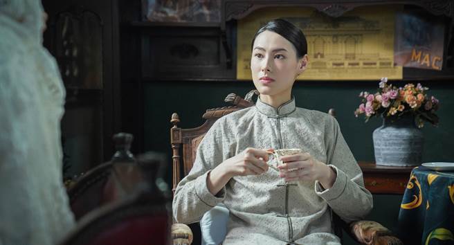 梁洛施饰演姨太太之女「吉婕」，懂得豪门深似海。（甲上提供）