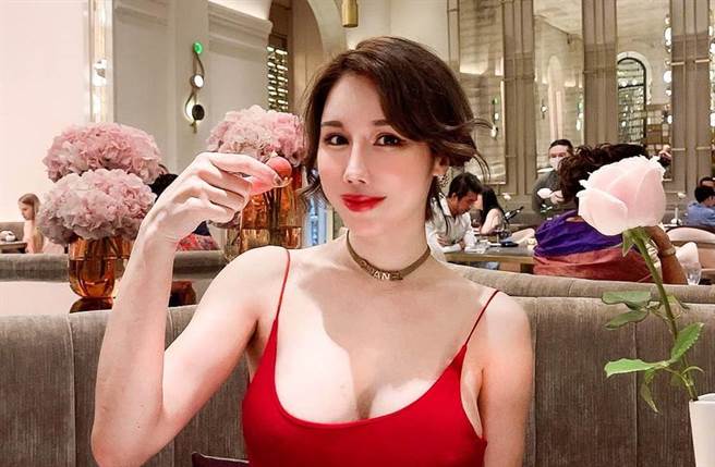 辛尤里外型亮丽，拥有傲人上围。(图／翻摄辛尤里脸书)