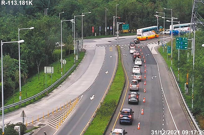 公路總局預估，蘇花路廊南下路段在大年初一至初三最塞，蘇澳到崇德恐須3小時。（公路總局提供／李忠一宜蘭傳真）