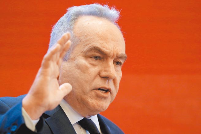 坎贝尔有拜登政府「印太政策沙皇」之称，他在华府智库「战略暨国际研究中心」（CSIS）举办的活动上表示，美国在太平洋地区存在「巨大的道德、战略和歷史利益」，但相较于澳洲和纽西兰等国，美国对该地区的援助力度仍「不够」。（路透）