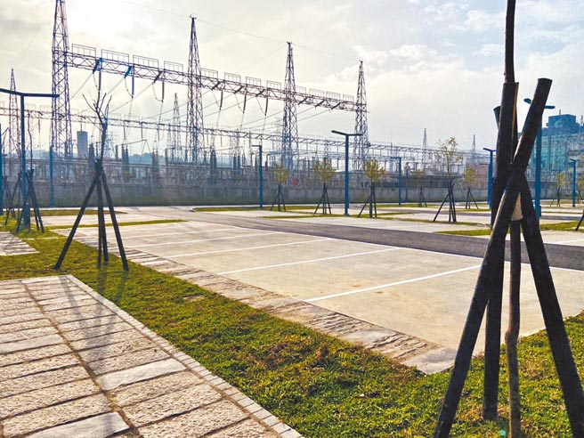 為紓解新竹市東區慈雲路周邊停車問題，新竹市政府特別翻修的慈雲路停車場預計於春節前啟用。（陳育賢攝）