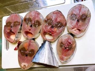 砧板上驚見「人面魚」！網洗板：魚肉好吃嗎？