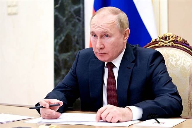 美國參議院民主黨人12日公開制裁草案，如果俄羅斯入侵烏克蘭，制裁對象將擴及包括俄羅斯總統普丁（Vladimir Putin）在內等政府高官及軍官。（資料照／美聯社）