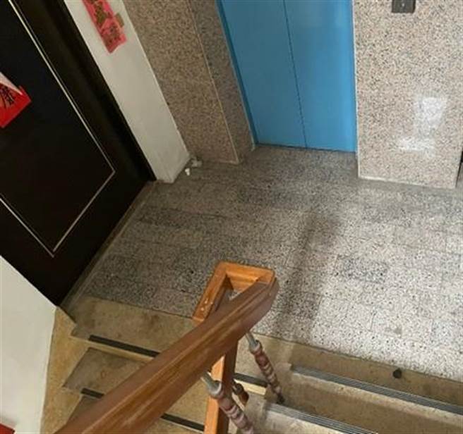 老旧公寓大厦妨碍逃生的障碍物完成清理，恢復通道畅通。（台南市工务局提供／曹婷婷台南传真）