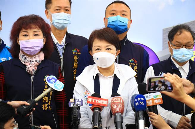 台中市长卢秀燕表示已要求各级学校暂缓出游计画。（王文吉摄）