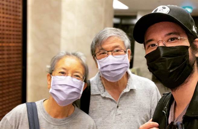 王力宏爆出婚变风波，王爸爸上月一度亲上火线回应。（图／翻摄自王力宏 Wang Leehom脸书）