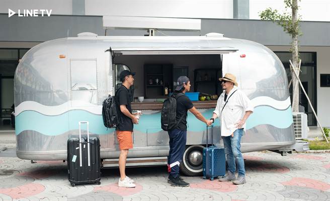 黄秋生、庄凯勛和蔡凡熙离别时刻。（LINE TV提供）