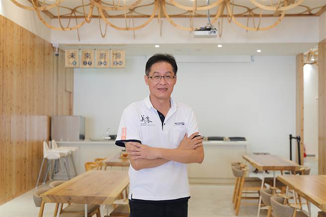 农会总干事钟清辉表示：「臺湾的未来在永续，永续的未来在农业。」(摄影/Carter)