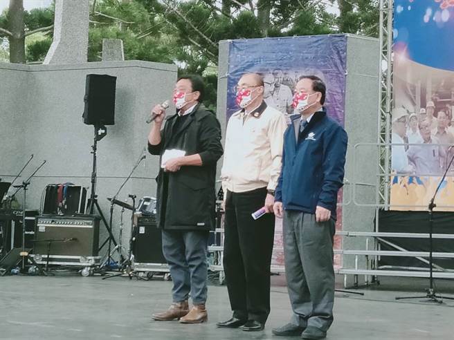 退辅会主委冯世宽（中）出席蒋经国纪念音乐会。（图／主办单位提供）