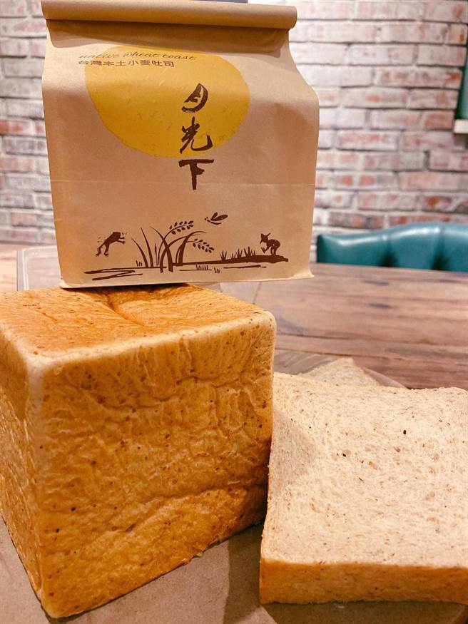 雲林縣麥寮鄉農民與量販店推出小麥吐司，推動友善耕作與本土作物復興。（郭慧蟬提供／張朝欣雲林傳真）