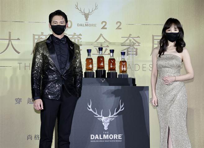 温升豪、天心萤幕夫妻檔一起出席活动。（罗永铭摄）