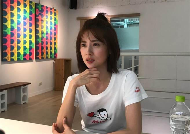 女星林予晞气质出眾被誉为「最正空姐」。（图／林淑娟摄）