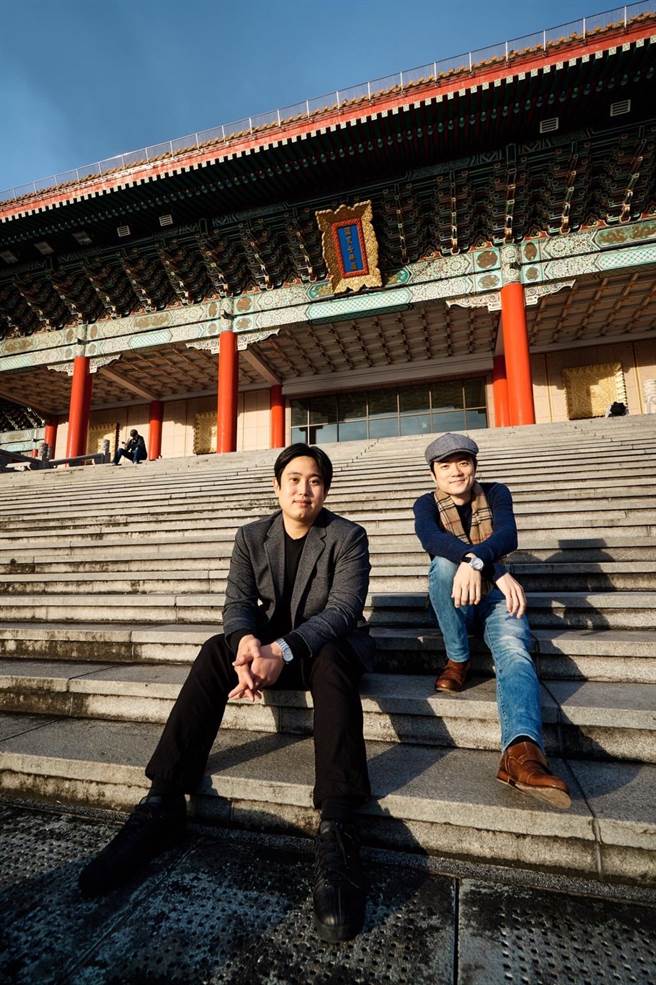 最近在国家音乐厅经常可看见两位国际指挥大赛得主杨书涵（左）、吴曜宇（右）的身影，他们担任国家交响乐团协同指挥。（郑达敬摄，国家交响乐团提供）