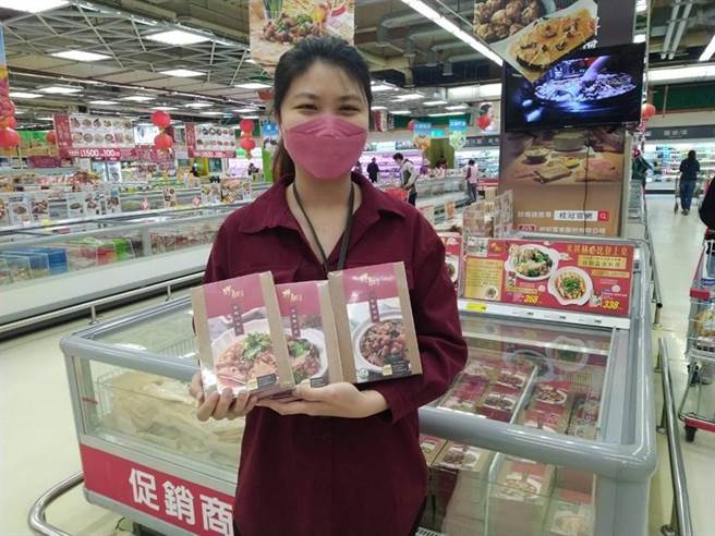 大买家抢攻年菜商机，今年引进台北米其林必比登推荐的「祥和蔬食系列年菜」抢市！图／大买家提供