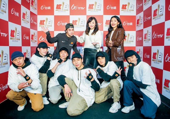 台湾大鼓励勇敢追梦，霹雳舞选手孙振奋斗故事登上小巨蛋。图／台湾大哥大提供