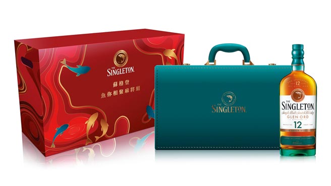 苏格登「鱼你相聚麻将组」，内含五支苏格登12年单一麦芽威士忌及一组苏格登麻将组。建议售价6,700元。图／业者提供