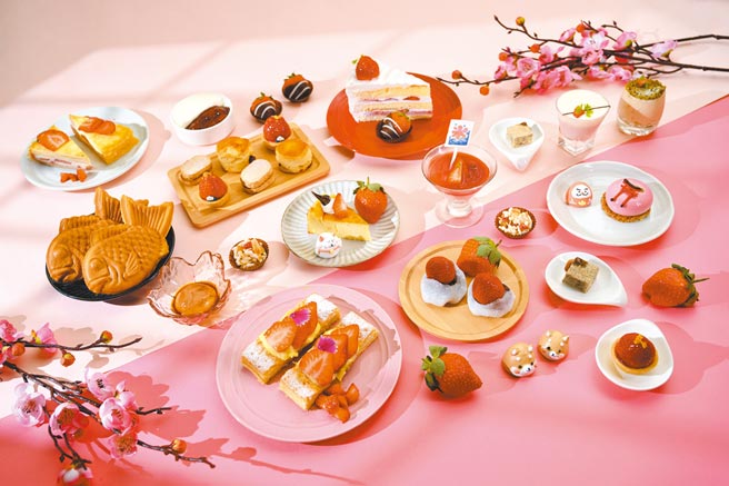 新竹豐邑喜來登大飯店推出「春日正好 櫻花草莓季」供應草莓下午茶吃到飽。（新竹豐邑喜來登大飯店提供）