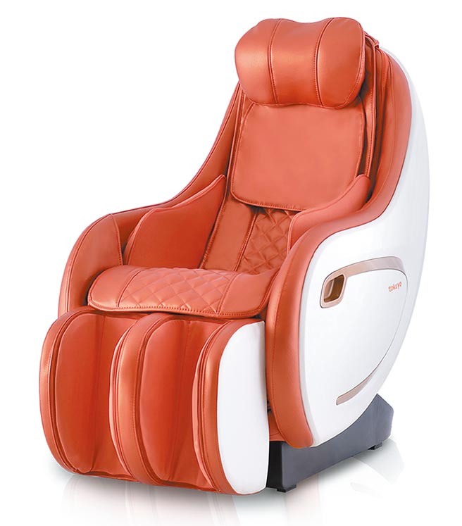 Global Mall屏东市店大年初一推出500个福袋，最大奖为价值4万9800元的tokuyo Mini玩美按摩椅。（Global Mall提供）