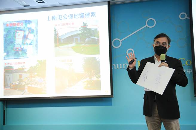 台中市政府都發局長黃文彬說明違建後續處理進度。(林欣儀攝)