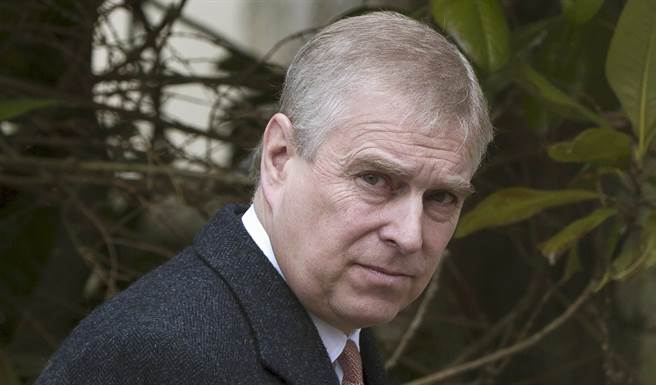 英国安德鲁王子（Prince Andrew）将以平民身分，面对既漫长又难堪的性侵法律战。（Neil Hall/PA/美联社）