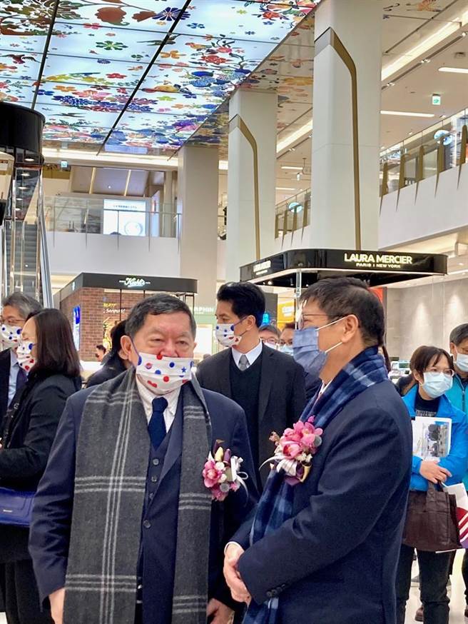 （远百竹北店今起试营运，远东集团董事长徐旭东对新店有信心。图／李丽满）