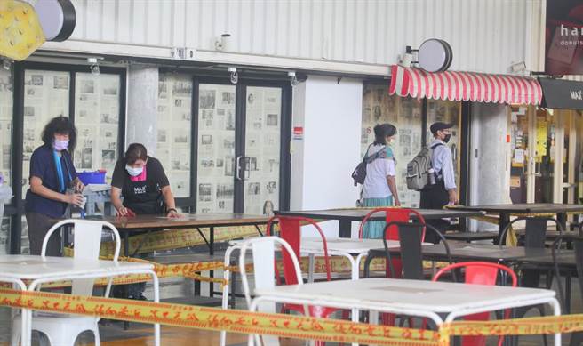 桃園本土疫情連環爆，根據過去指揮中心的規範，只要單周出現3起社區群聚，或單日新增10例不明感染源，就達到3級警戒標準。（資料照/張鎧乙攝）