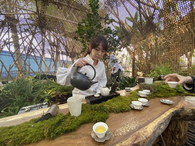 嘉義太和社區帶來茶屋，展示太和茶文化美學。(曹婷婷攝)