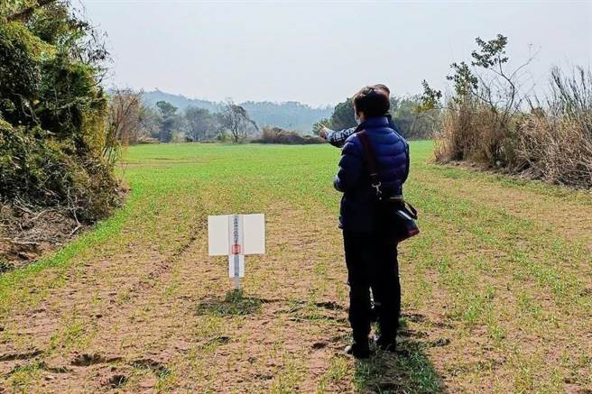 潘姓女子欠酒驾罚锾、健保费共百万，台北分署14日跨海查封金门不动产（台北分署提供）