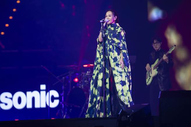 金曲歌后彭佳慧飙唱8点檔武侠剧主题曲。（台视提供）