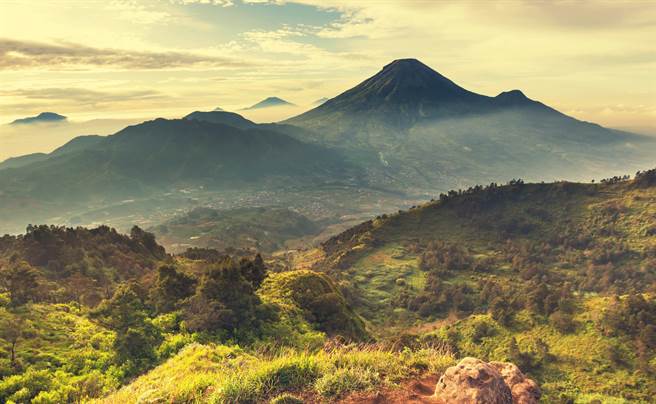 印尼爪哇岛外海发生规模6.6地震。（达志影像／shutterstock）