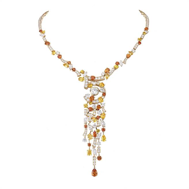 香奈儿LUCKY N°5黄色蓝宝石与钻石项炼，1917万元。（CHANEL提供）