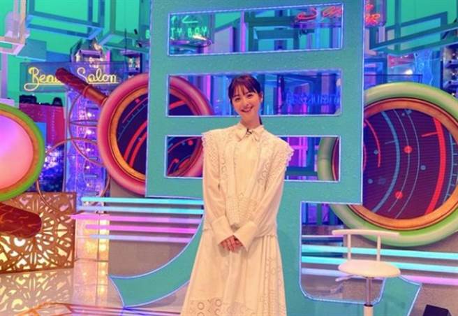 33岁女星佐佐木希有「日本最美脸蛋」称号。(图/ 摘自佐佐木希IG)