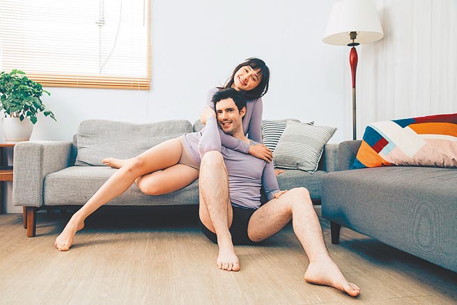 英纺ATTI TUDE品牌，具有抗菌、抗臭、亲肤、零束缚、质地轻柔，呵护男女性的每一天。图／英纺提供