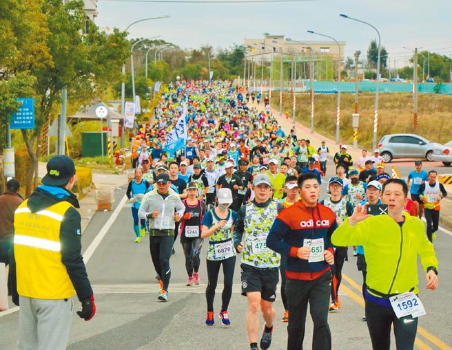 Omicron新冠变种病毒来势汹汹，原定周末登场的2022金门马拉松延期举办。（中时资料照片／李金生摄）