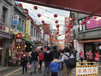台北迪化年貨大街今起跑 首日湧人潮 比去年增3到5成