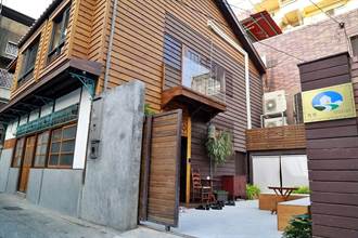 嘉義市首座木構造民宿 呈現新舊共融的樸質風貌
