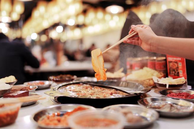 尾牙、年菜5大地雷曝光 超强！保证胆固醇一路飙。(示意图/Shutterstock)