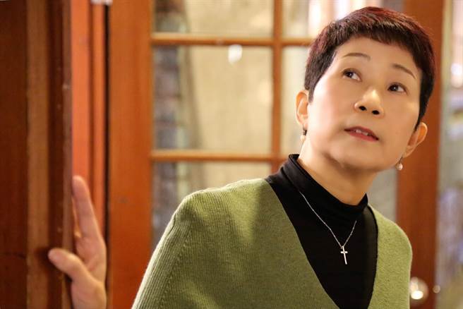 江念庭去年底回归歌坛推出新曲〈呒啥人知的歌星〉。（尚时代文创娱乐提供）