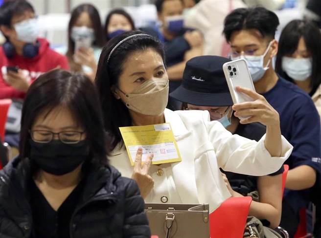 新北拟推行以疫苗接种黄卡作为疫苗护照 。图为示意图。（资料照）