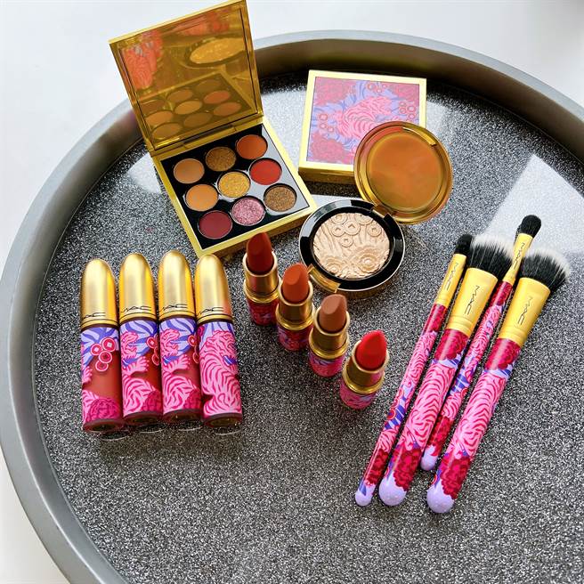 M‧A‧C紫醉金迷新年限量彩妆系列。（邱映慈摄）