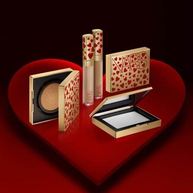 NARS新春限定时尚谬思系列。（图／品牌提供）