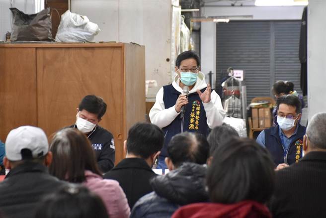 台中市北區中央市場250名攤商關切拆除與補助經費，市府經發局允諾收回期限至2024年，讓攤商妥善因應。（台中市府提供／盧金足台中傳真）