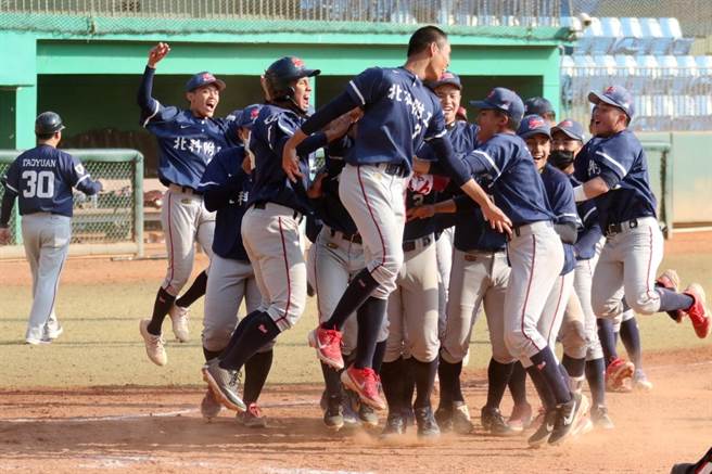 北科附工逆转屏东高中晋级16强。（学生棒联提供）