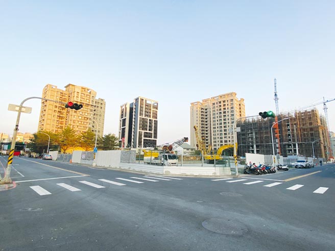 城扬建设集团首度抢进地上权市场，在高雄地上权的重镇、凤山区福诚段，推出的「城扬大家」。图／顏瑞田