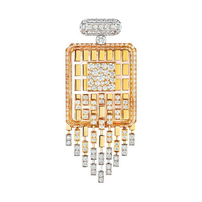 香奈儿N°5系列Signature Bottle胸针，539万元 。（香奈儿提供）