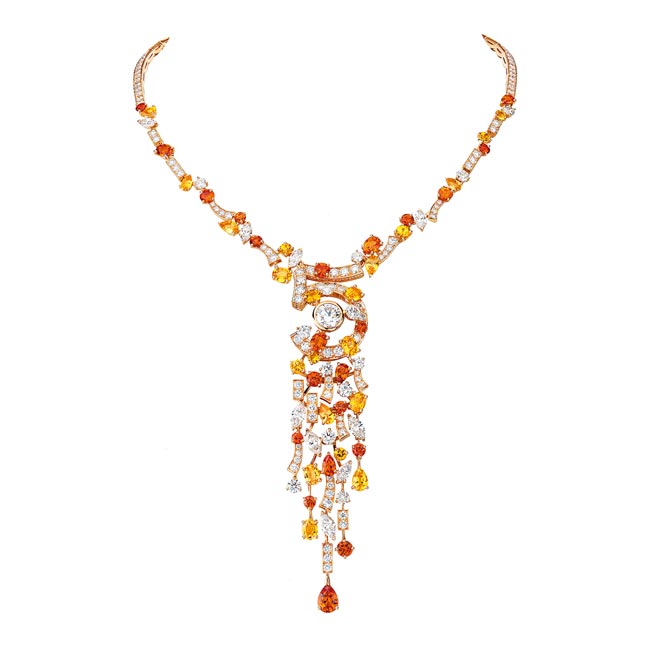 香奈儿LUCKY N°5黄色蓝宝石与钻石项炼，1917万元。（香奈儿提供）