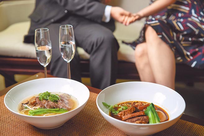 「晶‧华灯初上」专案让房客享用晶华冠军牛肉麵晚餐组合。（台北晶华酒店提供）饮酒过量 有害健康