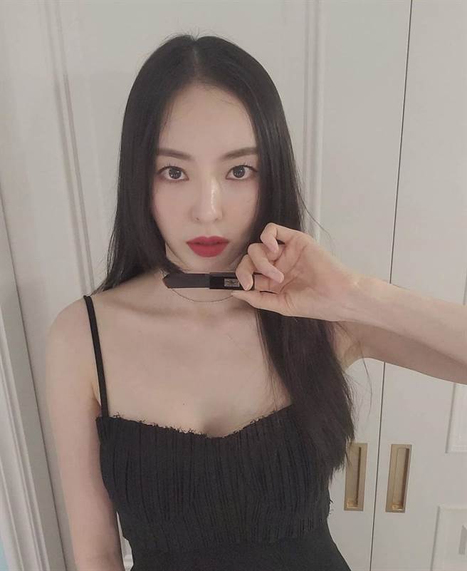 李多熙反差魅力惹人爱。(图/翻摄自IG@dahee0315)
